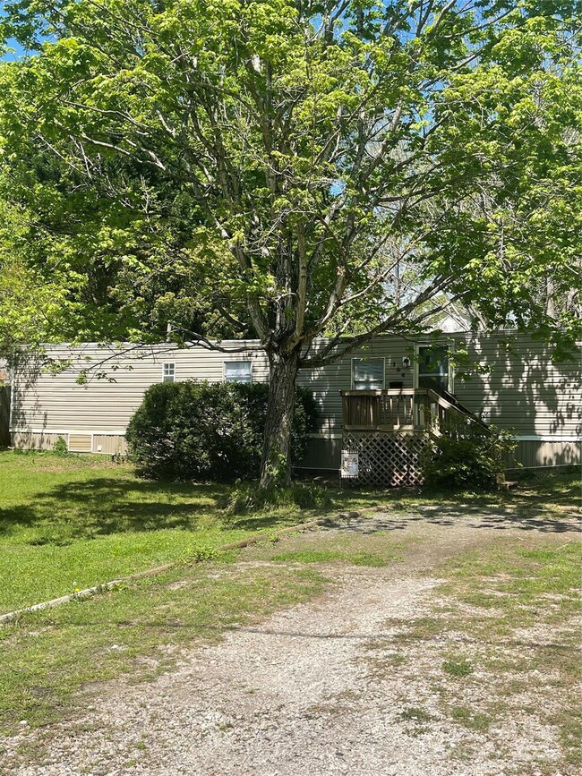 104 Poplar St, Clover, SC 29710 - photo 3