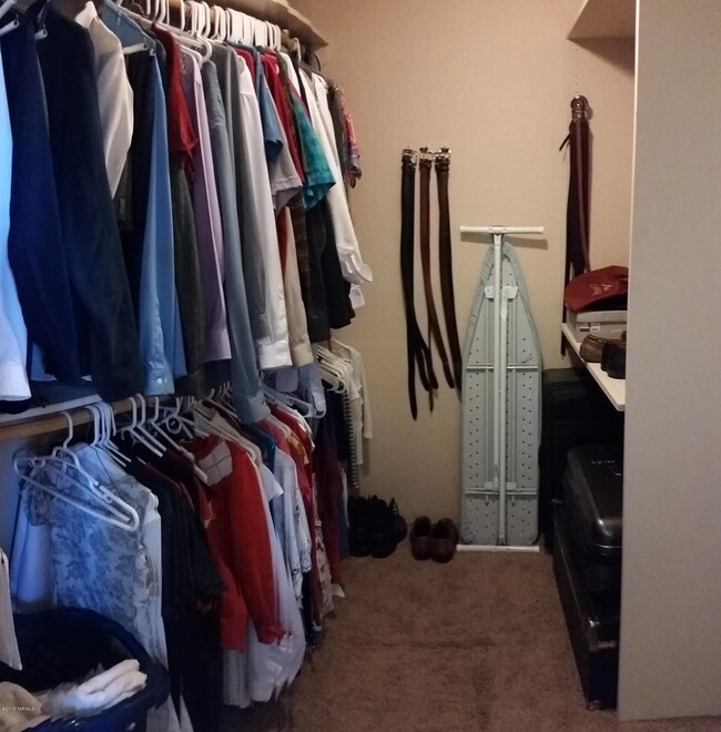 closet1.jpg