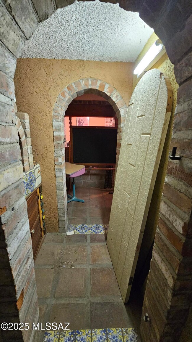 2401 E Mitchell St, Tucson, AZ 85719 - photo 6