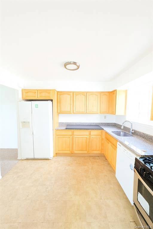 2460 Batchelder St unit 2, Brooklyn, NY 11235 - photo 2