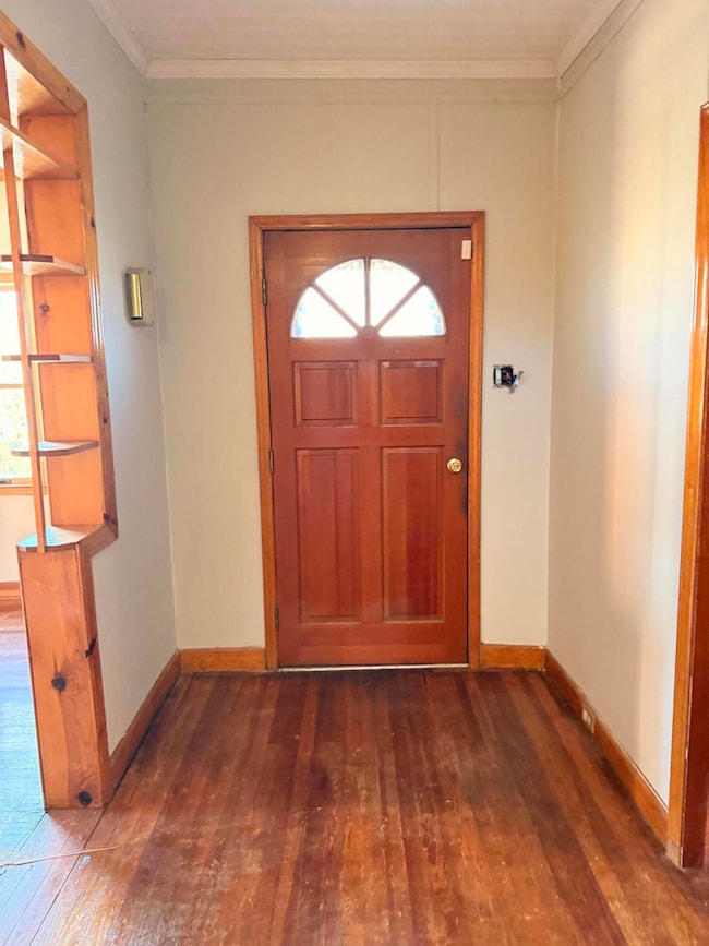 529 Brussels Ave, Clifton Forge, VA 24422 - photo 4