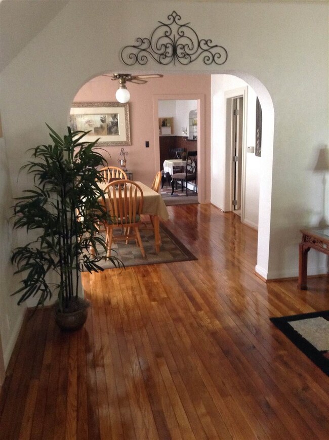 705 E Gilmore St, Angola, IN 46703 - photo 4