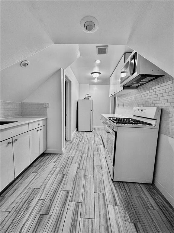 35 Norwood Ave unit 3, Staten Island, NY 10304 - photo 3