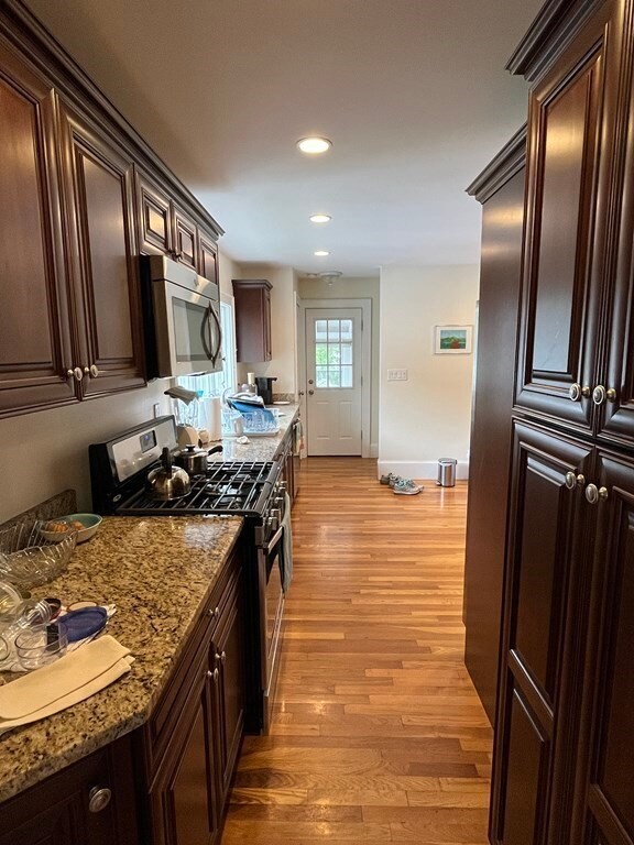 90 Grove St unit 2, Belmont, MA 02478 - photo 5