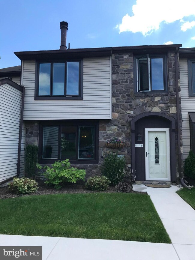 114 Windham Ct, Newtown, PA 18940 - photo 2