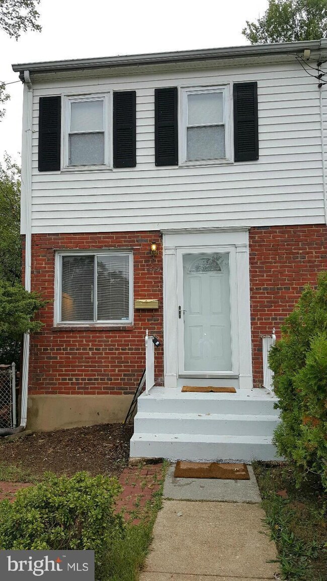 6721 Kenyon Dr, Alexandria, VA 22307 - photo 2