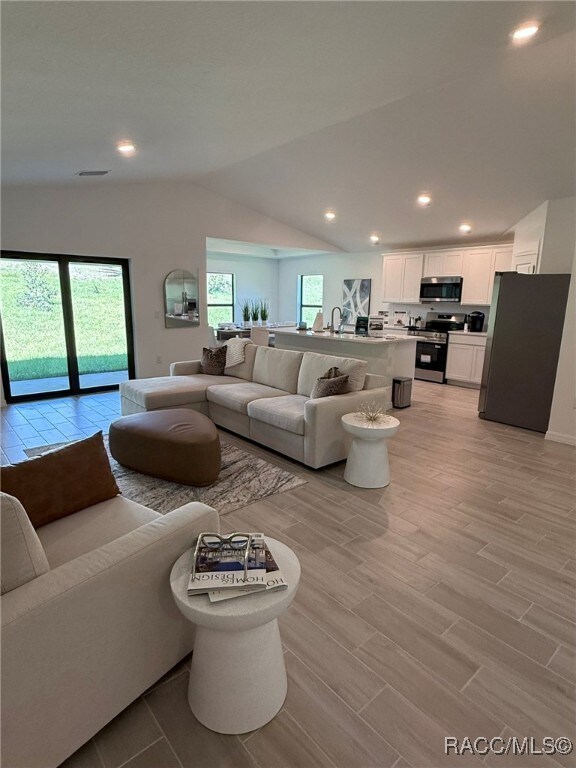 611 W Duquet Place, Citrus Springs, FL 34434 - photo 3