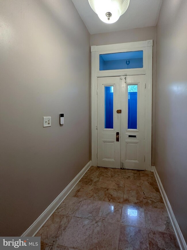 1713 Bolton St unit 3, Baltimore, MD 21217 - photo 2