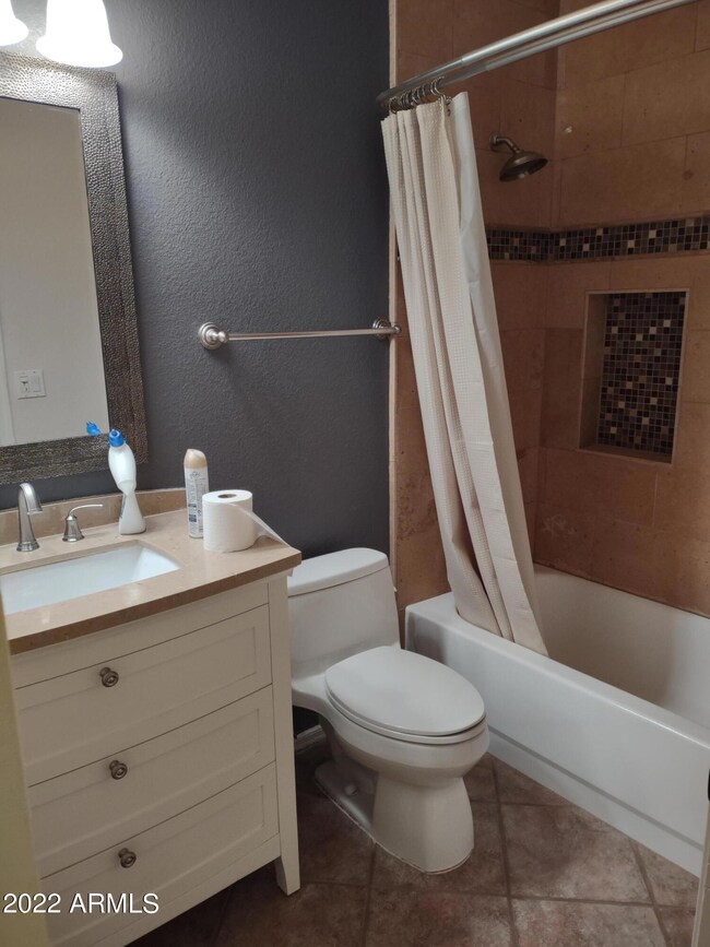 4-Main Bathroom