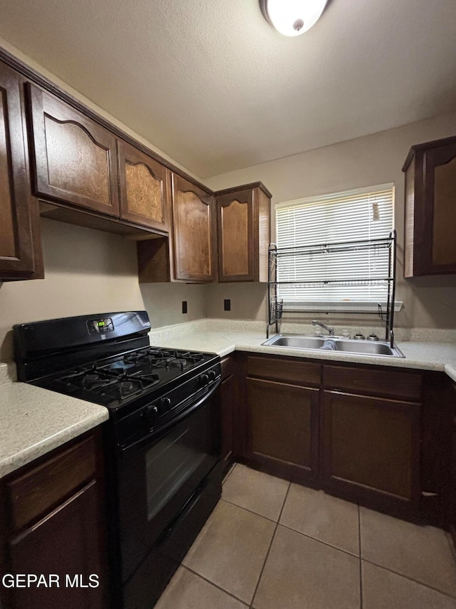 1656 Fitzroy Dr unit A, Clint, TX 79836 - photo 5