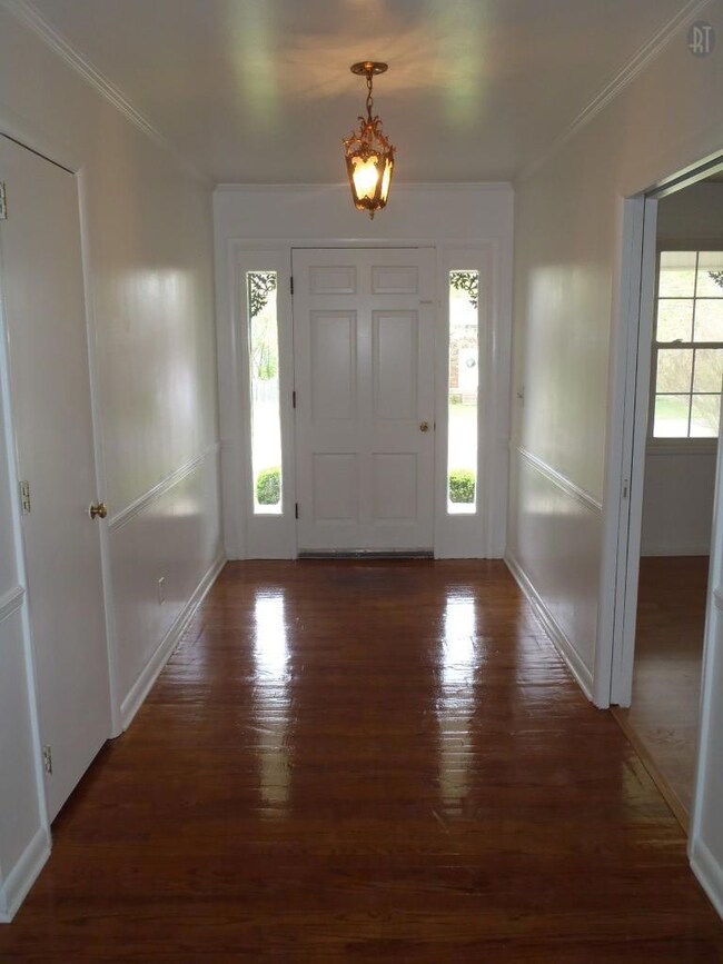 300 Fairlane Dr, Shelbyville, TN 37160 - photo 7