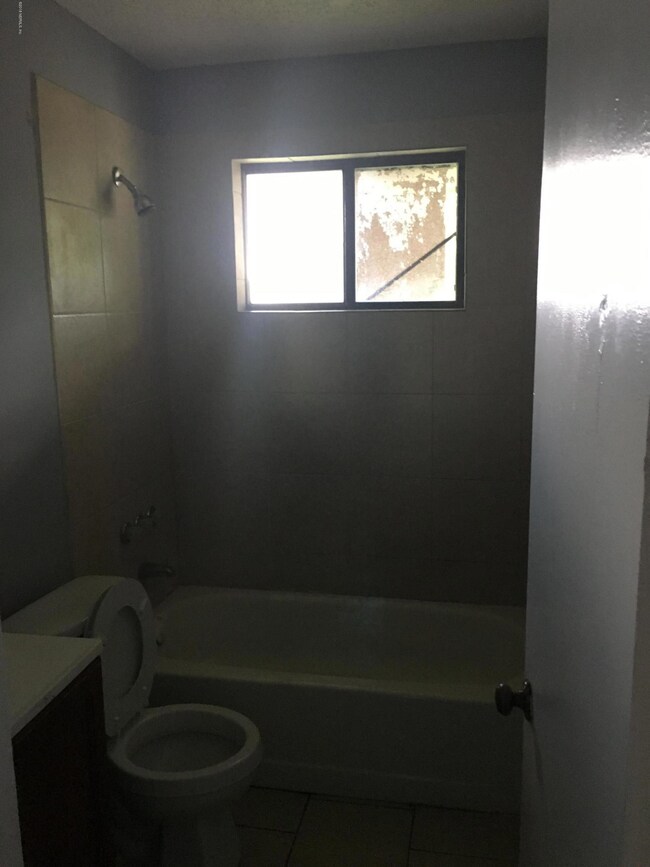 5219 Westchase Ct unit 2, Jacksonville, FL 32210 - photo 5