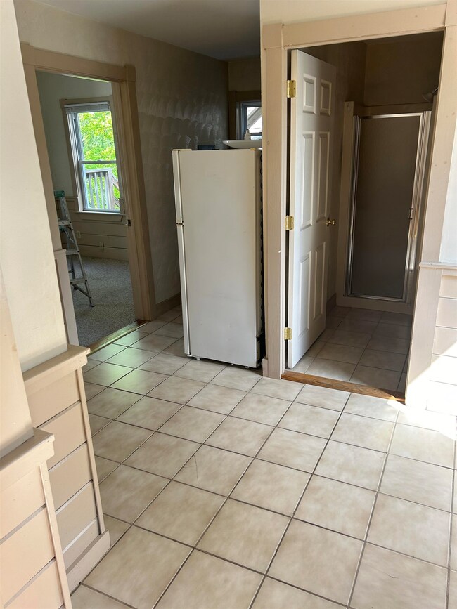 1 Chester Rd unit G, Derry, NH 03038 - photo 3