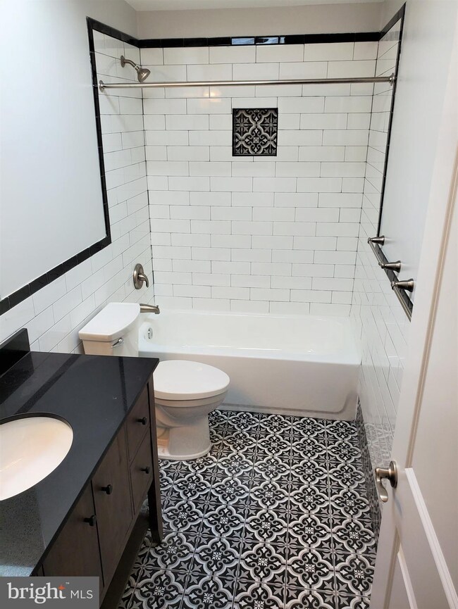 809 E Baltimore St unit 3A, Baltimore, MD 21202 - photo 3