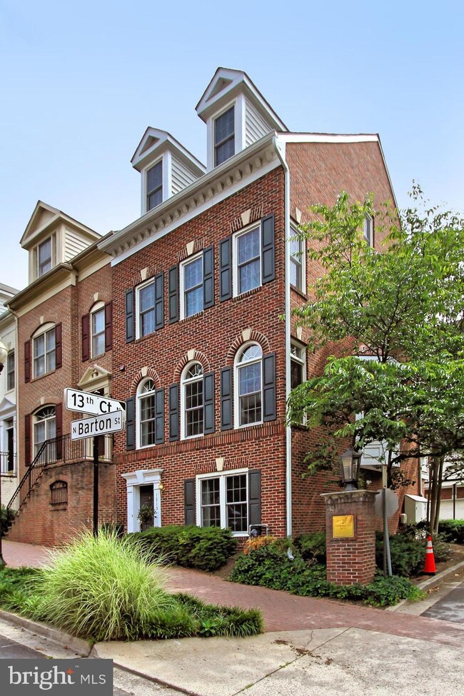 1315 N Barton St, Arlington, VA 22201 - photo 2