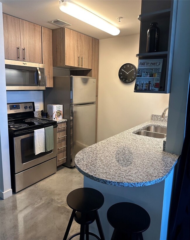 3550 Main St unit 5402, Houston, TX 77002 - photo 2