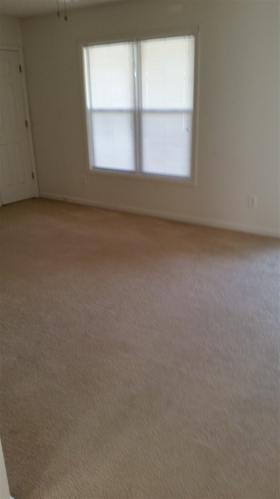 241 Lakewood Dr, Jacksonville, NC 28546 - photo 5