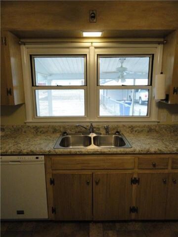 807 Adams Dr, Shelbyville, TN 37160 - photo 3