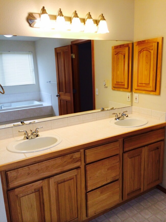 1108 Williams St NW, Orting, WA 98360 - photo 7