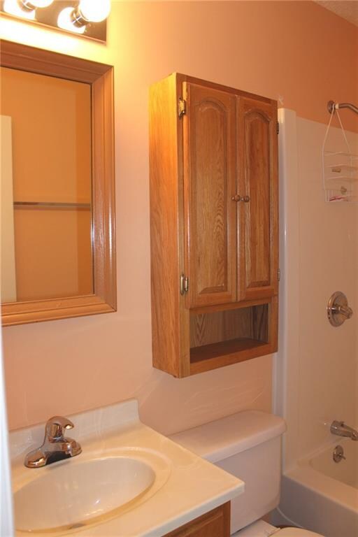 1050 E Niagara Trail, Greensburg, IN 47240 - photo 7