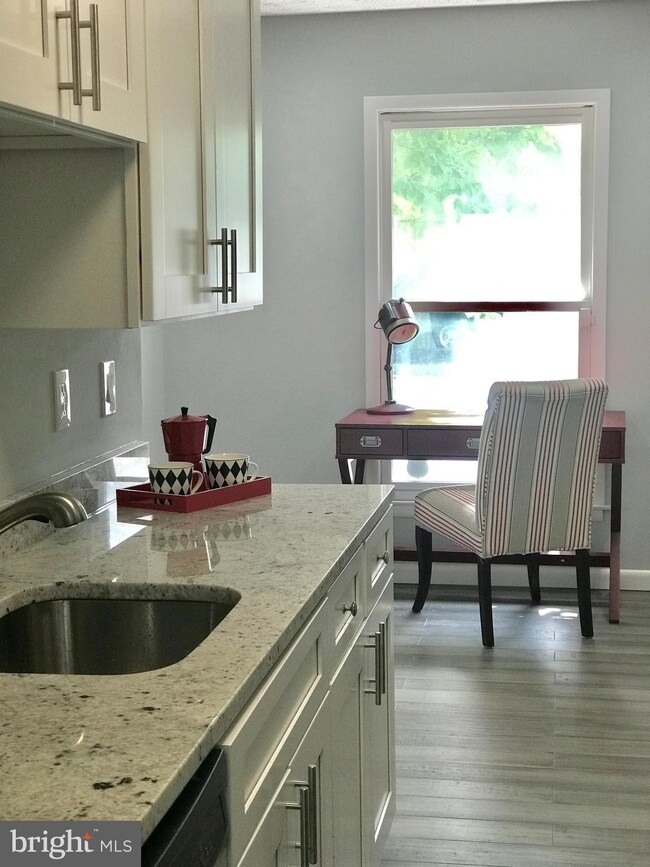 2330 Anvil Ln, Temple Hills, MD 20748 - photo 7