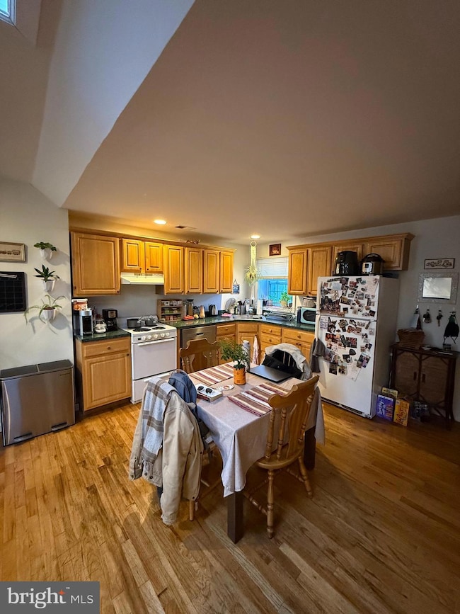 1541 W Thompson St unit 3, Philadelphia, PA 19121 - photo 4