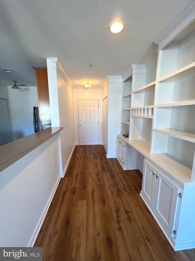 25320 Lake Mist Square unit 202, Chantilly, VA 20152 - photo 7