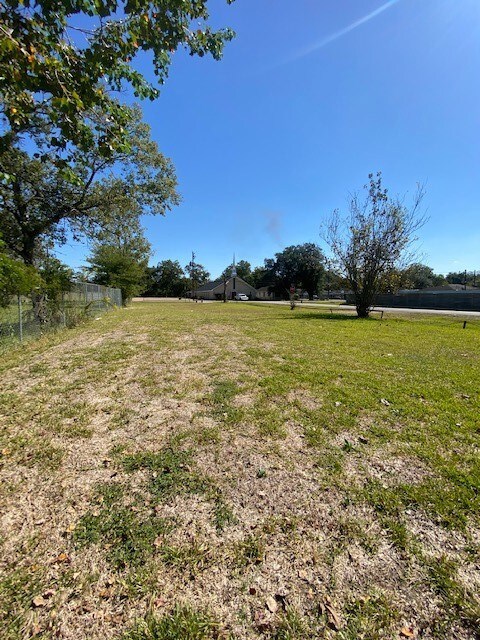 7904 Hirsch Rd, Houston, TX 77016 - photo 2