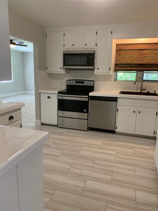 2310 Chantilly Ln, Houston, TX 77018 - photo 7