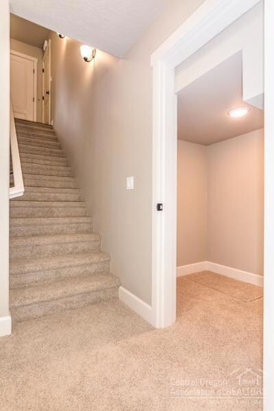 61292 Ring Bearer Ct, Bend, OR 97702 - photo 7