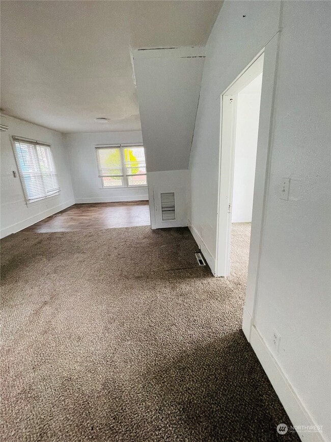 1137 Willapa St, Raymond, WA 98577 - photo 7