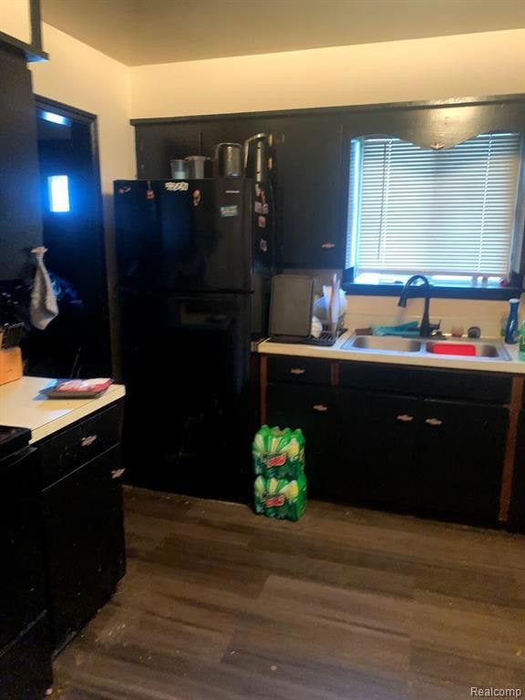 122 Hathaway St, Lansing, MI 48917 - photo 2