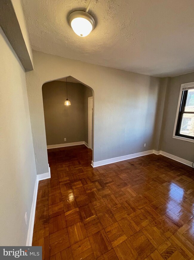 Swarthmore Condos unit 610, Washington, DC 20037 - photo 3