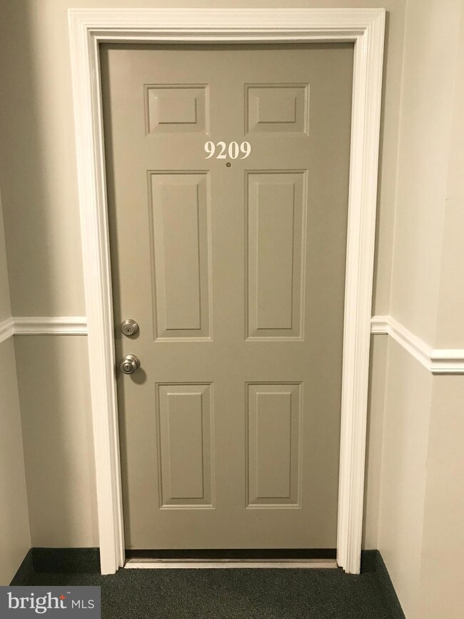 9209 Groffs Mill Dr, Owings Mills, MD 21117 - photo 4