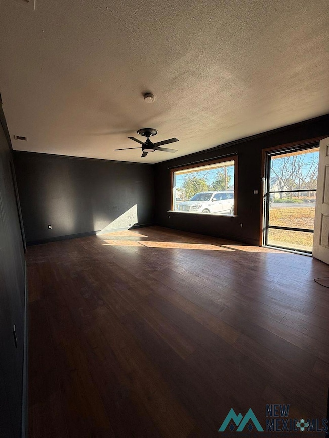 218 E Rose St, Carlsbad, NM 88220 - photo 3