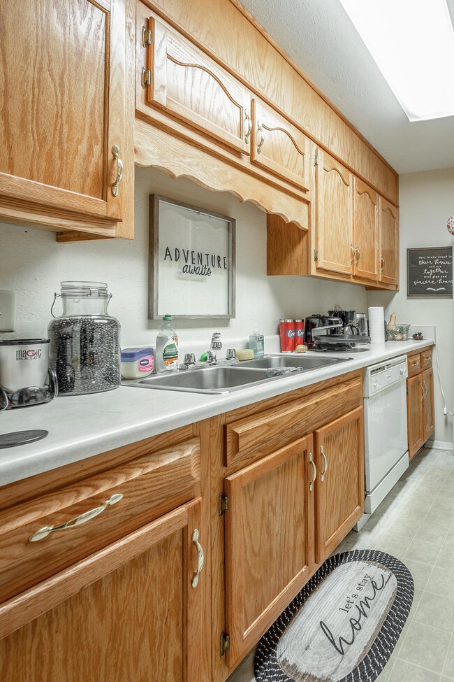 900 Mountain Creek Rd. Unit A17 HD-4