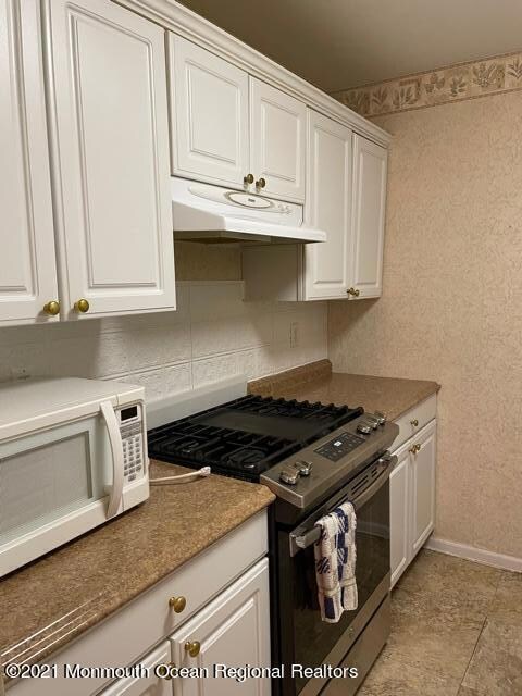 80 Windsong kitchen 2