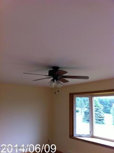 115 Clint Ln, Hamilton Township, PA 18360 - photo 7