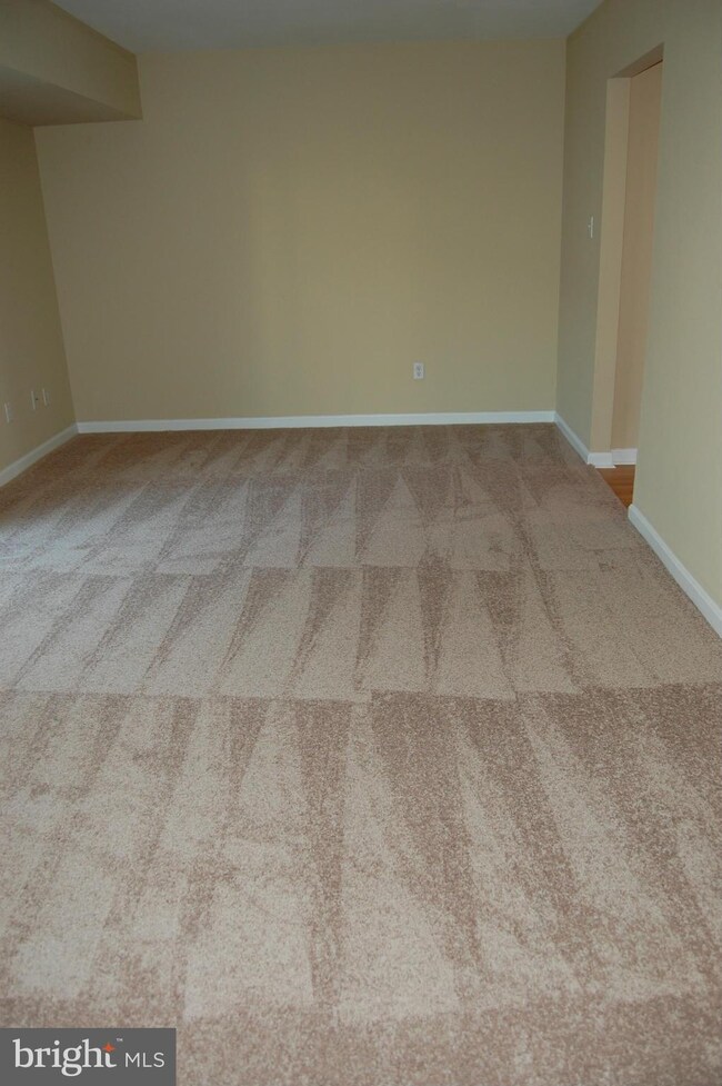 14475 Saint Germain Dr, Centreville, VA 20121 - photo 5