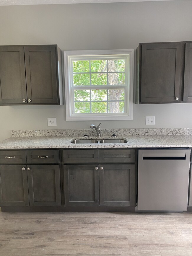 601 N Charlotte St, Dickson, TN 37055 - photo 3