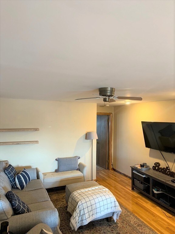 235 W 5th St unit 3, Boston, MA 02127 - photo 5