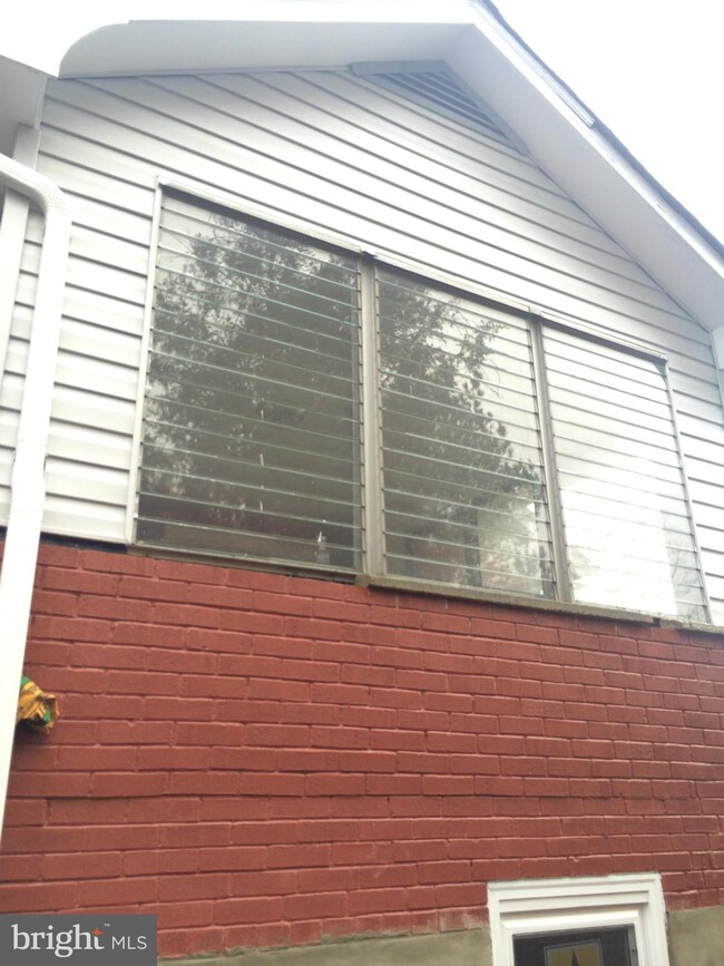 9712 Woodberry St, Lanham, MD 20706 - photo 5