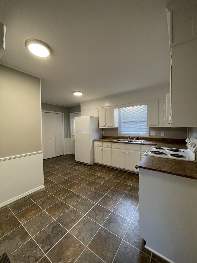 125 Boxwood Dr, Hopkinsville, KY 42240 - photo 4