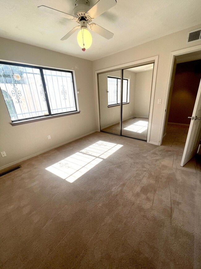 5828 Elmwood Dr NE, Albuquerque, NM 87109 - photo 7