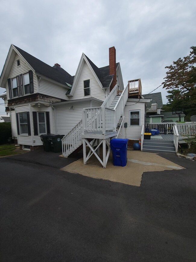 721 Belmont St unit 2, Manchester, NH 03104 - photo 2