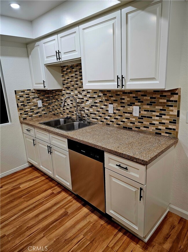 440 W Dryden St unit H, Glendale, CA 91202 - photo 7