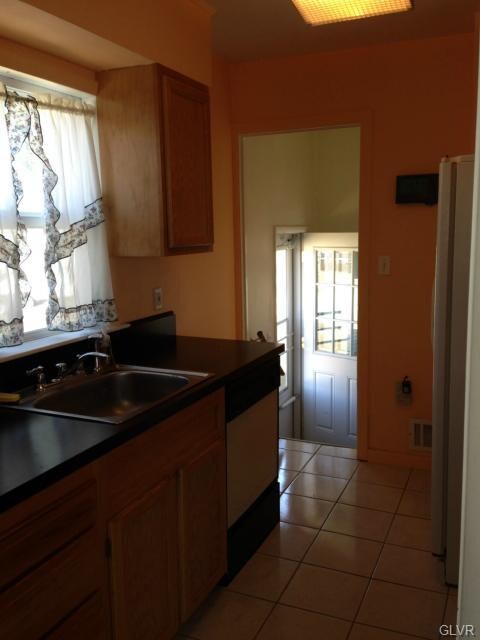 1620 Kaywin Ave, Bethlehem, PA 18018 - photo 3