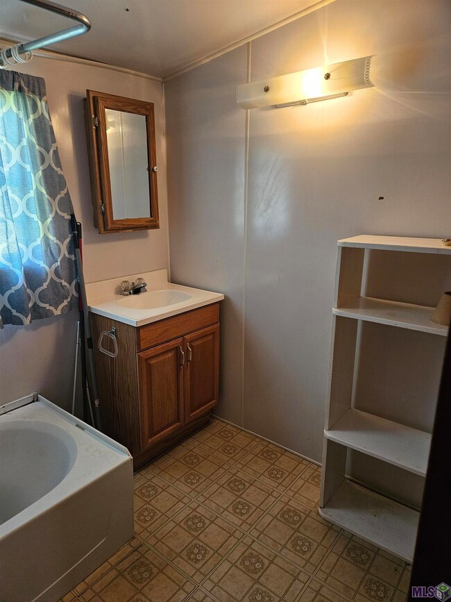 8193 Big Cypress St, Houma, LA 70364 - photo 7