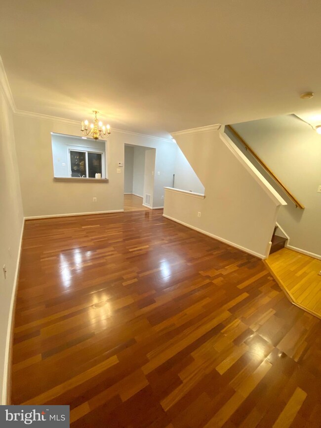 14376 Legend Glen Ct, Gainesville, VA 20155 - photo 4