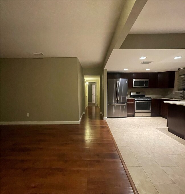 7511 Lumber Jack Dr, Houston, TX 77040 - photo 3